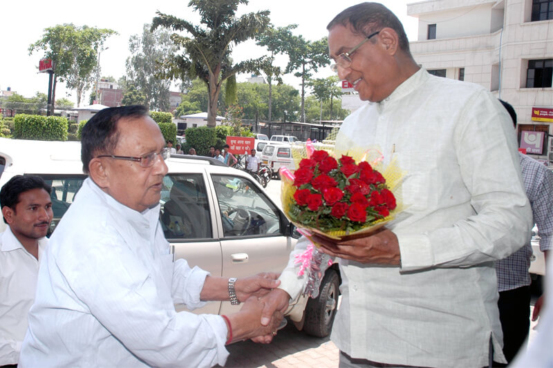 Dr. Naipal Singh with Suresh Jain at TMU