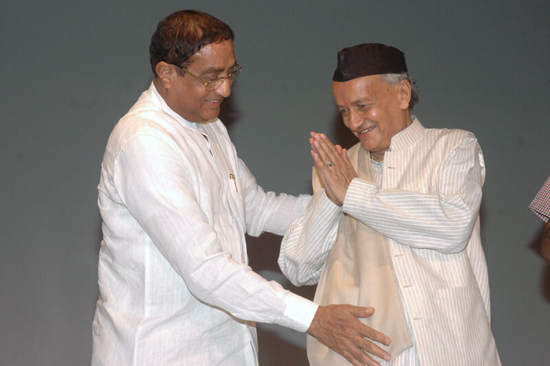 Shri Bhagat Singh Koshyari with Suresh Jain at TMU