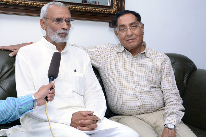 Shri Bharat Bhushan Tyagi with Suresh Jain at TMU